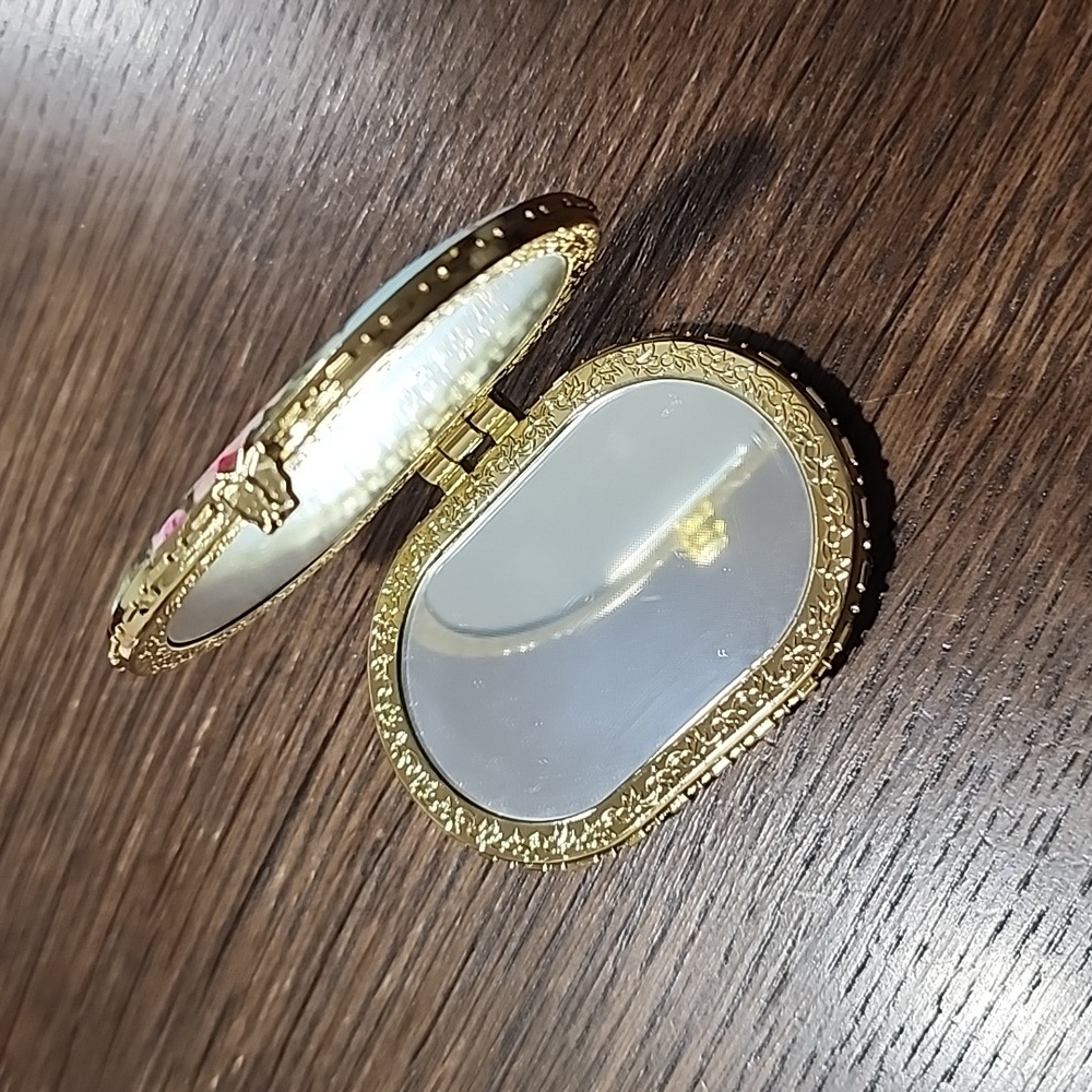 Floral Makeup Compact Mirror.